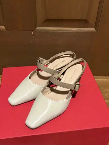 오리엔탈 트래픽 백 스트랩 펌프스 38(24.5cm)41301