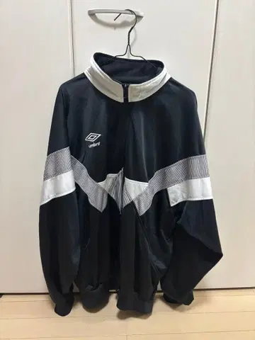 umbro 나일론 자켓 블랙/화이트