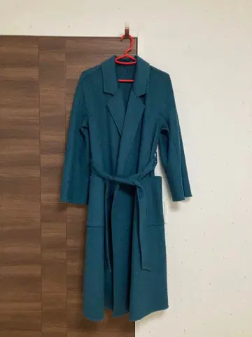 청록색 롱 코트 허리 벨트 포함