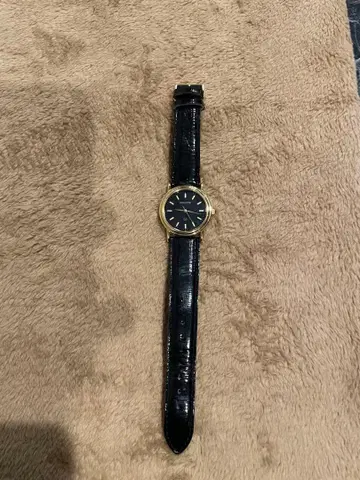 블랙 가죽 밴딩 쿼츠 손목시계