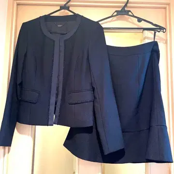 새상품급 리플렉트 여성 수트