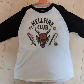래글런 헬파이어 클럽 기묘한 이야기 티셔츠