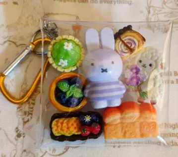 가챠 파우치 미피 양 와플과 베리 커다란 빵