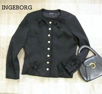 [새상품급] INGEBORG 금 펄 버튼 리본 노카라 자켓