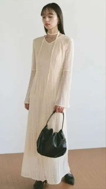 레이스 원피스 플레어 슬리브 아이보리