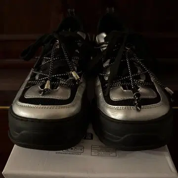 MACMOC Bebe 3컬러 캐주얼 하트 레이스업 스니커즈