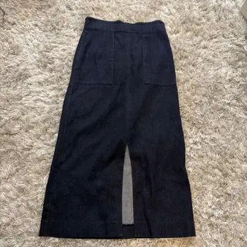 Ballisey 다크 네이비 타이트 스커트