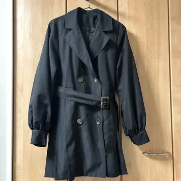 블랙 더블 브레스트 트렌치코트