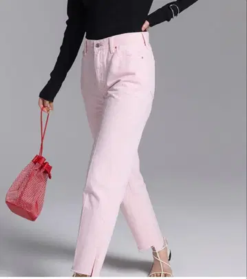 미라 오웬 핑크 데님 밑단 단차 테이퍼드 데님 1 사이즈 M 사이즈 상당