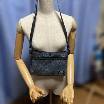 챌린저 challenger 페이즐리 무늬 사코슈 백