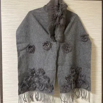 그레이 꽃 모티브 스톨