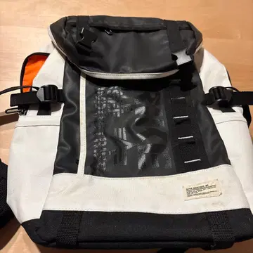 ALPHA INDUSTRIES 백팩 중형 블랙/화이트 중고