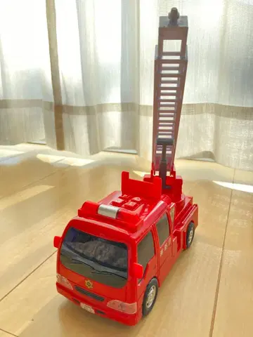 리얼한 조형 소방차 완구 사운드 있음