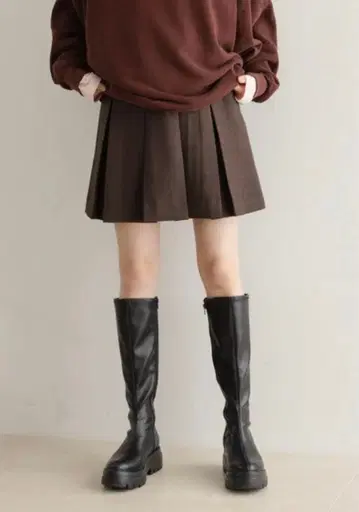 [ 완판템 미사용 새상품 ] 로리즈팜 라나테크 플리츠 미니 스커트