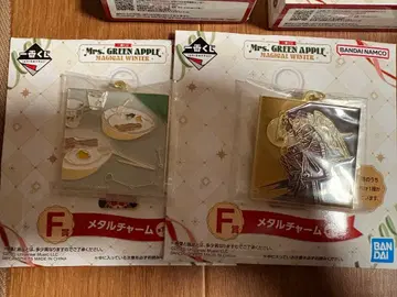 Mrs. GREEN APPLE 메탈 참 & 자카드 타월 세트