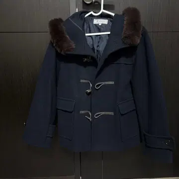 네이비 퍼 달린 더플 코트