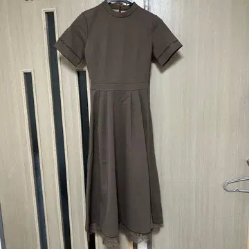에미리아 브라운 원피스 S