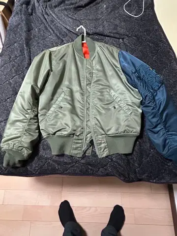 MA-1 자켓 STAND STRONG 올리브 그린