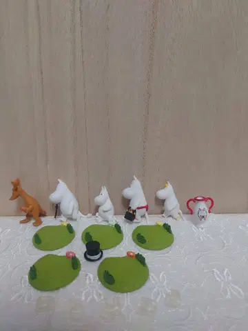 무민 텍텍 행진 피규어 타카라토미아츠와 무민 꽃병