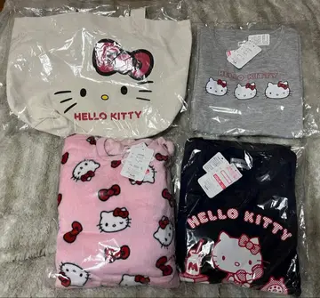 새상품 헬로키티 룸웨어 백 세트 M