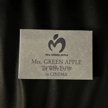 Mrs. GREENAPPLE The White Lounge 트럼프