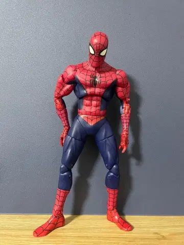 스파이더맨 가동 피규어