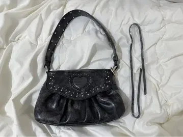 [ MOUSSY ] HEART GATHER STUDS 백