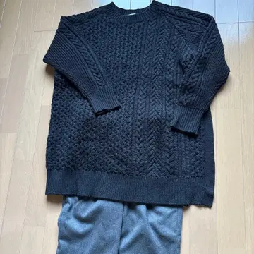 BEATRICE 다크 그레이 케이블 니트 스웨터 36