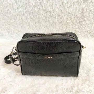 주름 가죽 숄더백 블랙 컴팩트 FURLA
