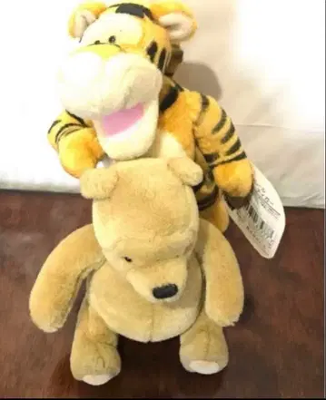 고상하고 귀여운 클래식 푸우 티거 봉제 인형 세트 익명