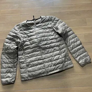 [새상품급] UNIQLO 울트라 라이트 다운 버튼 남성용 M 베이지