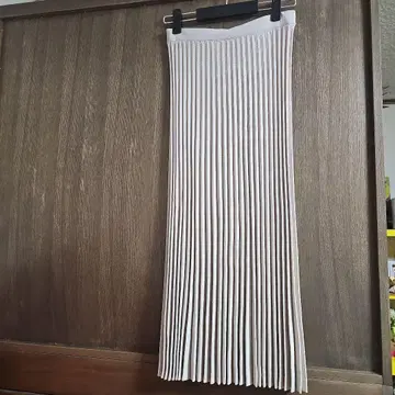 베르메이유 페예나 플리츠 스커트