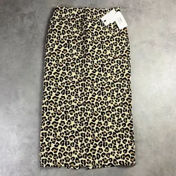 [ 새상품 ] Ungrid 언그리드 표범 무늬 종아리 기장 스커트