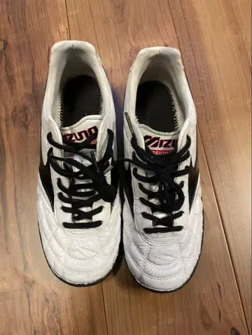 Mizuno Morelia 축구화 화이트/블랙