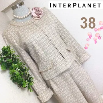 인터플래닛 코사지 부착 노카라 포멀 슈트