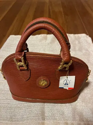 라 투르 에펠 1887 에피 가죽 백 (숄더 끈 포함)