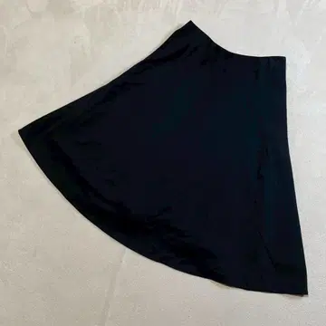 새상품급 선착순 루니 무릎 기장 플레어 스커트 M 사이즈 블랙