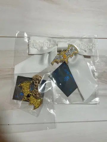 박쥐 리본 아크릴 참 리본 빗 & 백참