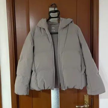 UNIQLO 후드 부착 그레이 다운 자켓