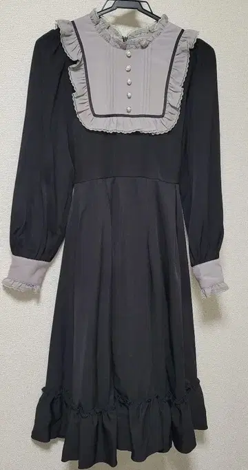 아마벨 프릴 긴팔 원피스 블랙 그레이