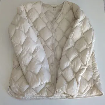 유니클로 울트라 라이트 다운 L 사이즈 수납 봉투 포함