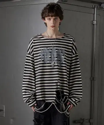 [ GRANCY ] 올 패턴 큐빅 그래픽 롱 T