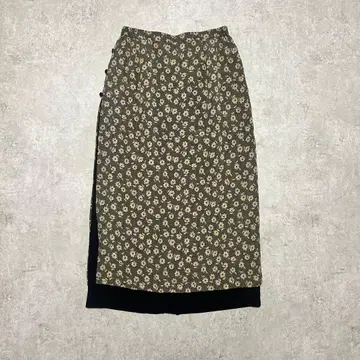 꽃무늬 다크 그린 플레어 스커트