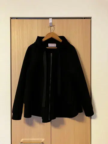 [ 새상품급 ] 블랙 후드티 종이상자 니트 원단 F 사이즈