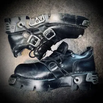 NEW ROCK 중후한 밑창 가죽 버클 부츠 V계 고딕