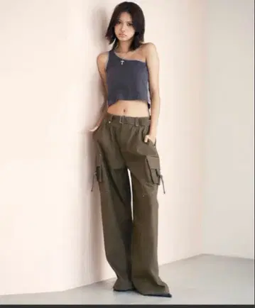 ACLENT 스티치 디자인 카고 팬츠 카키