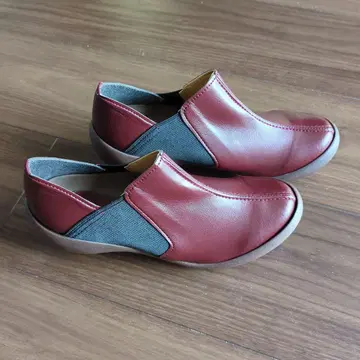 리게타 버건디 슬립온 플랫슈즈