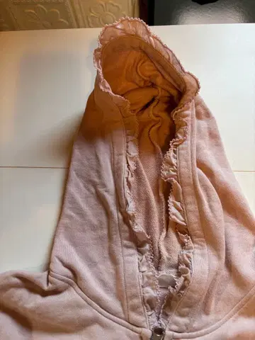 핑크하우스 프릴 달린 옅은 핑크 후드티