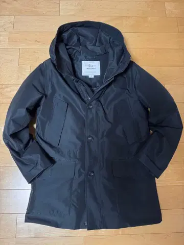 울리치 GTX 마운틴 파카 블랙 M 초미품! 23년 구매 고어텍스 다운!