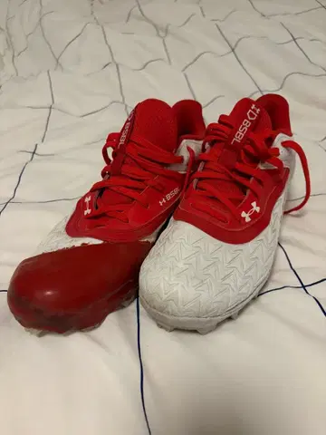언더아머 스파이크 레드/화이트